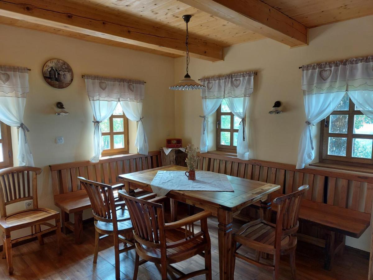 Villa Oldhouse Knezovo à Sromlje Extérieur photo